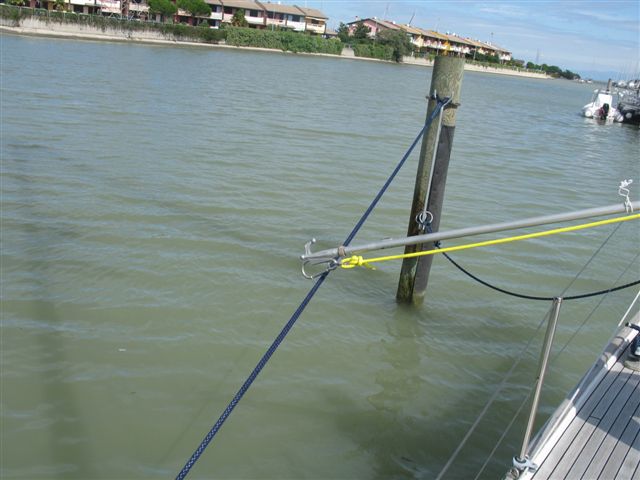 [Immagine: 2010920225148_gancio per boa 003.jpg]